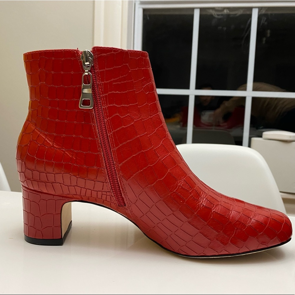 AERON RED HOT EMBOSSED CROCO BOOTIES by Joan Oloff Size 8